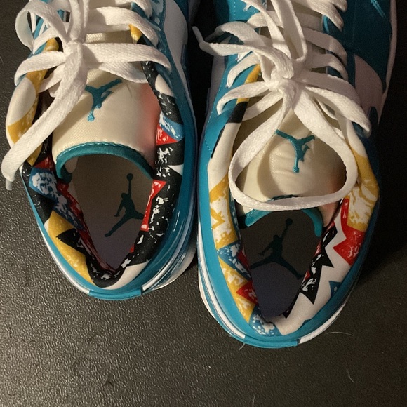 Nike air Micheal Jordan 1 Low SE
Barcelona Cyber Teal - Picture 5 of 7